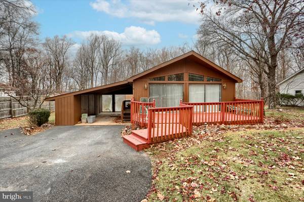 40 CARDINAL DR, Etters, PA 17319