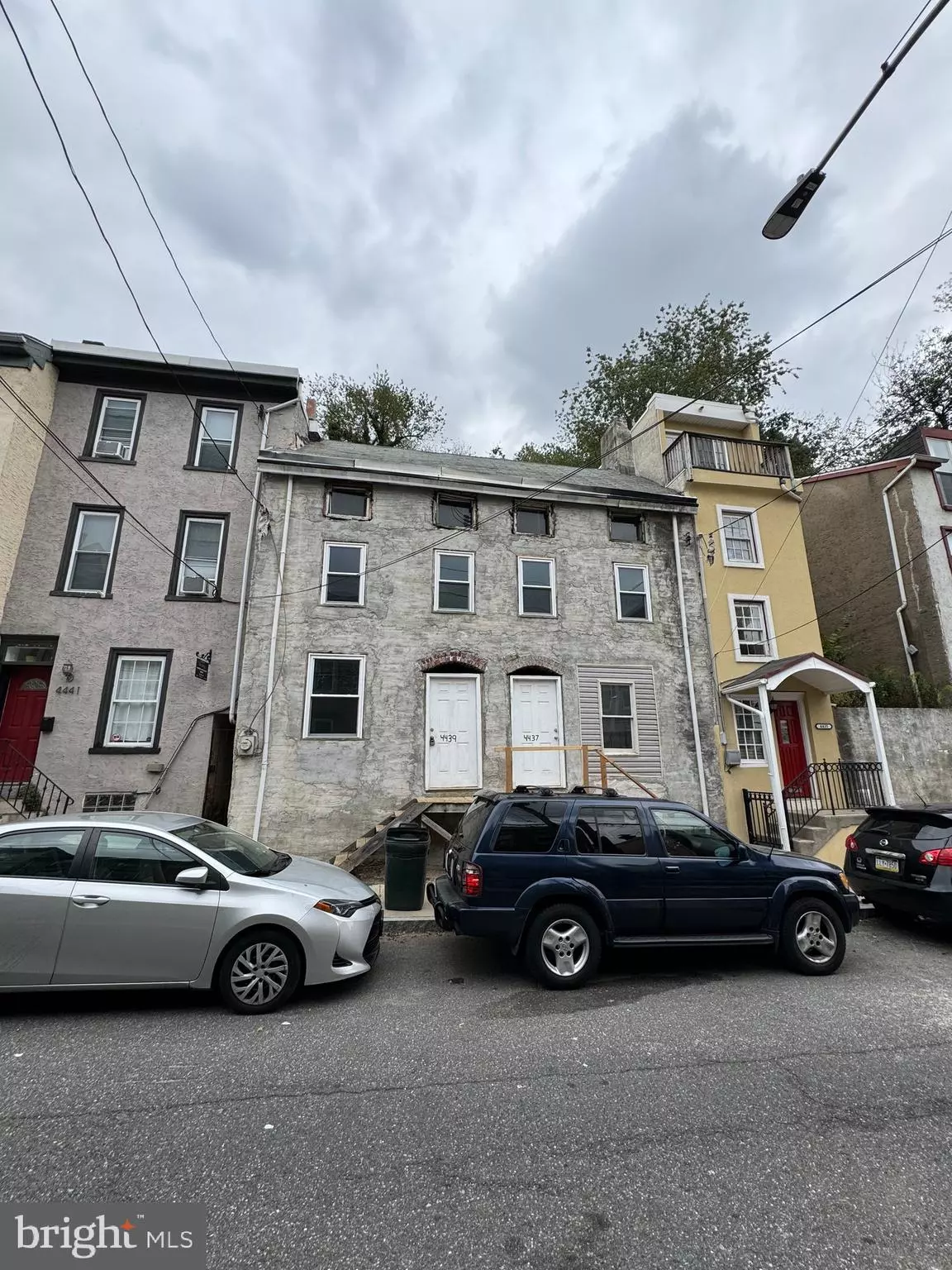 Philadelphia, PA 19127,4439 SILVERWOOD ST