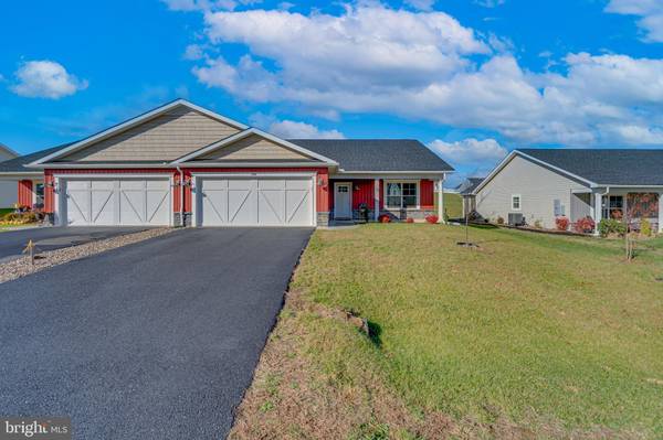 396 DRIPPING SPRING DR, Hedgesville, WV 25427