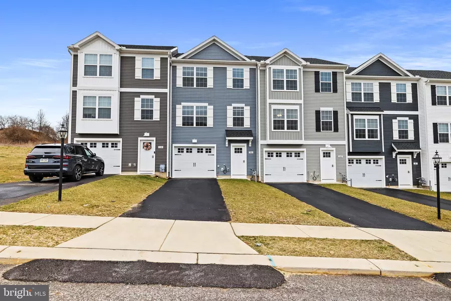 495 S SPRING GARDEN ST #402, Carlisle, PA 17013