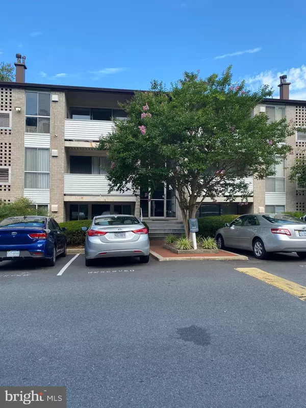 5606 BLOOMFIELD DR #101, Alexandria, VA 22312