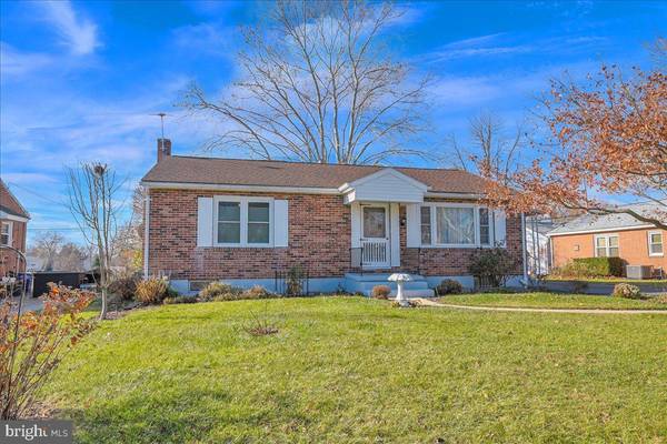 302 MAYWOOD RD, York, PA 17402