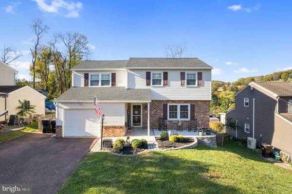 8 ELAINE DR, Boyertown, PA 19512