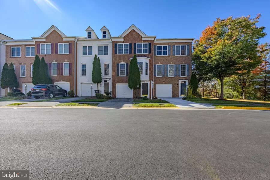 2463 TERRA COTTA CIR, Herndon, VA 20171