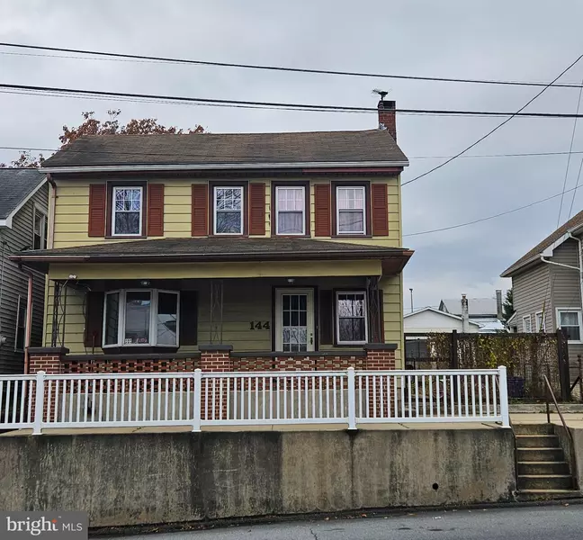 144 E MAIN ST, Fredericksburg, PA 17026