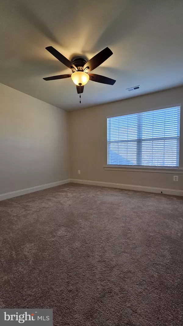 Huntingtown, MD 20639,996 FALLS POINTE WAY