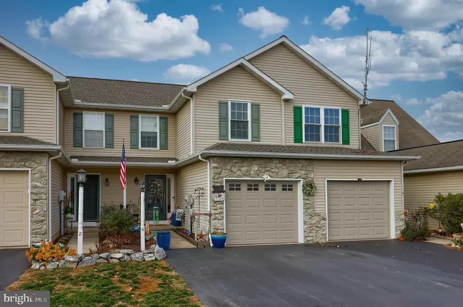 6 SANDSTONE CT, Lititz, PA 17543