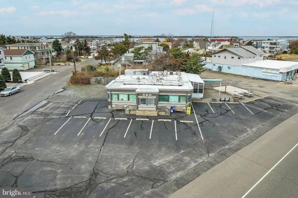 Barnegat Light, NJ 08006,704 BROADWAY