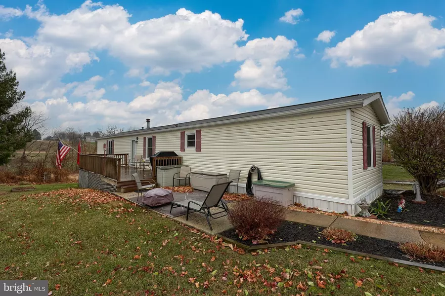 14 TERRIE LN, East Earl, PA 17519