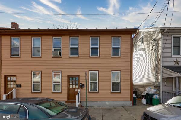 16 N 5TH ST, Columbia, PA 17512