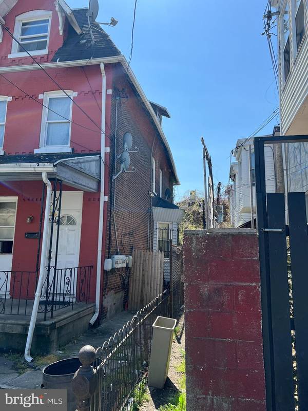 Philadelphia, PA 19104,4226 BROWN ST