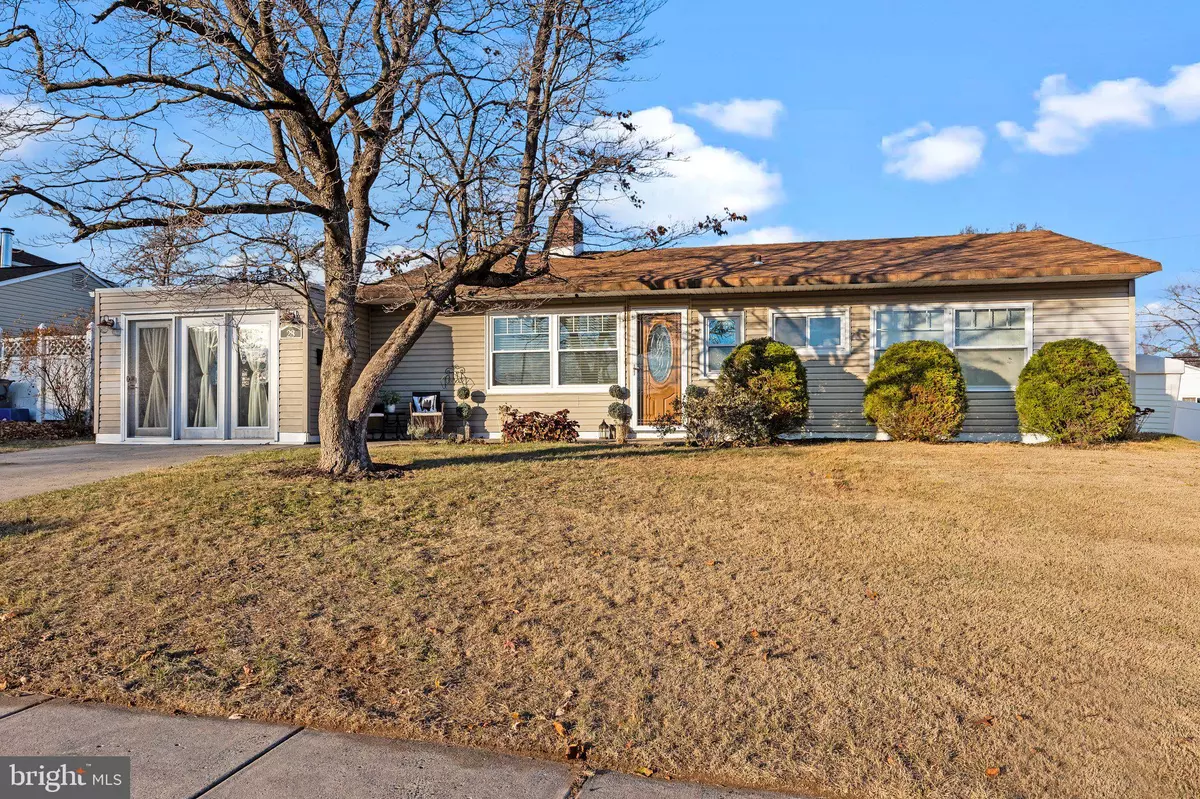 Levittown, PA 19054,28 BRIAROOT LN