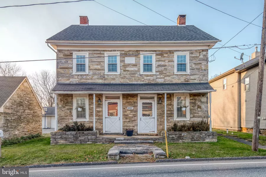 207 S CARPENTER ST, Newmanstown, PA 17073