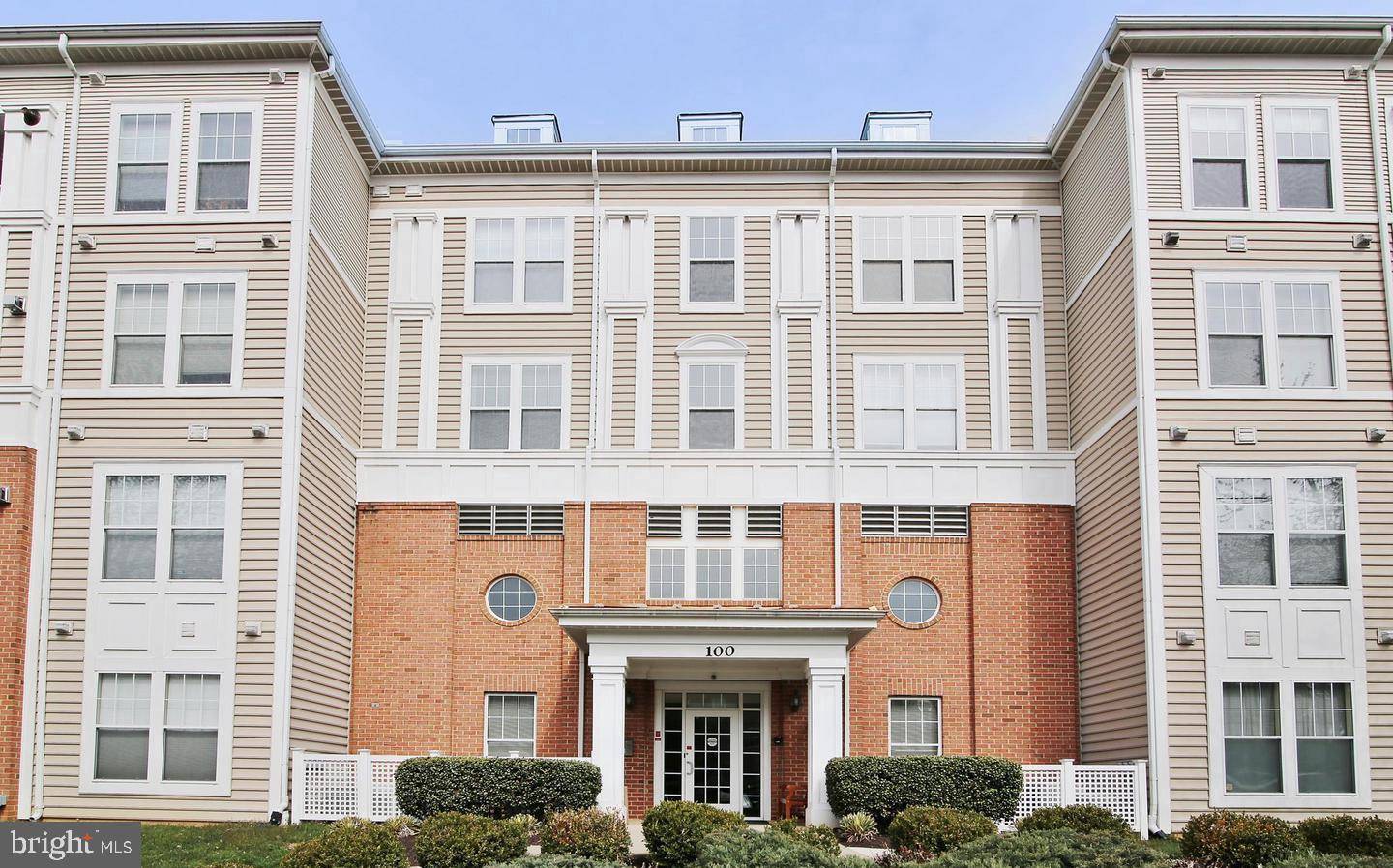 100 WATKINS POND BLVD #2-404, Rockville, MD 20850