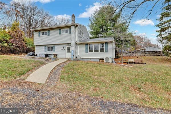 122 LOST LN, Shillington, PA 19607