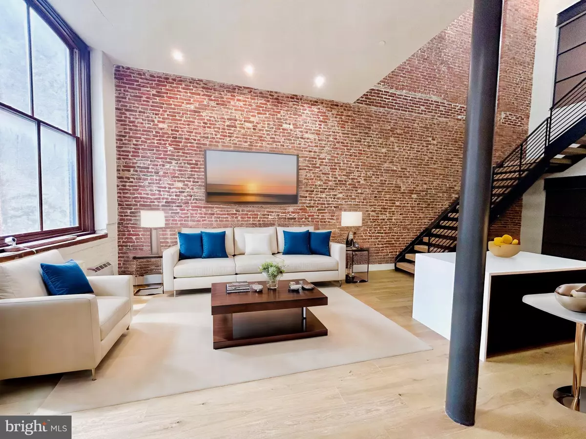 Philadelphia, PA 19106,32 STRAWBERRY STREET ST #PENTHOUSE B