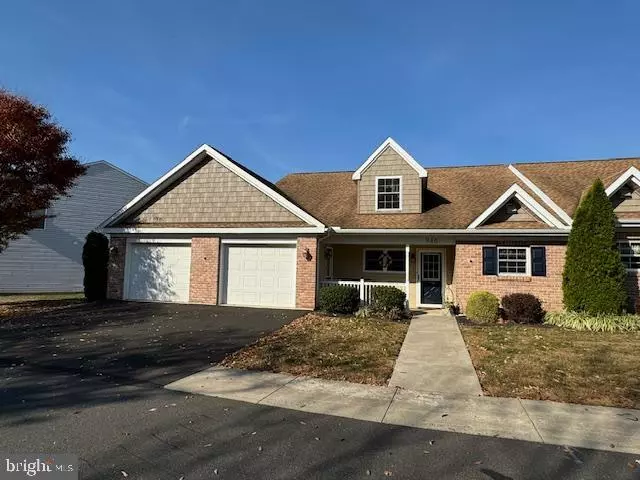 946 STILL WATERS LN, Pennsburg, PA 18073