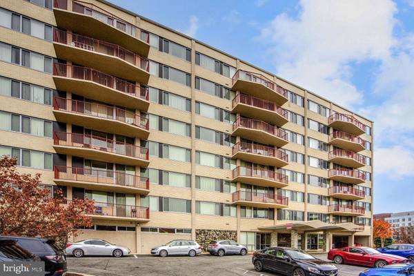 5353 COLUMBIA PIKE #602, Arlington, VA 22204