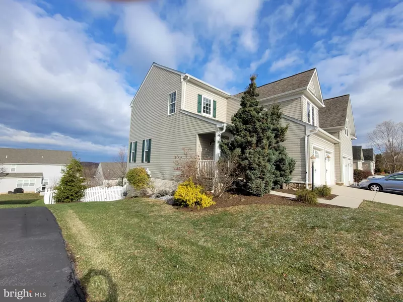 554 LAKE REDMAN CT, Seven Valleys, PA 17360