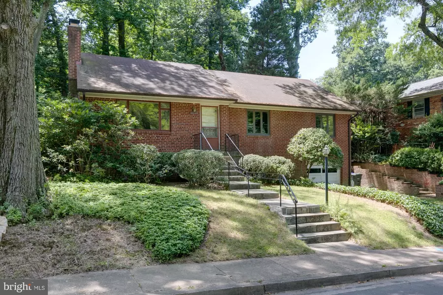 2406 TAYLOR ST, Arlington, VA 22207