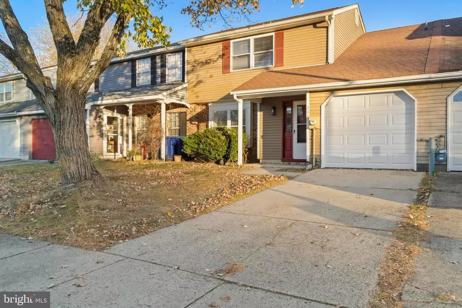 111 SHARROW LA, Mount Laurel, NJ 08054