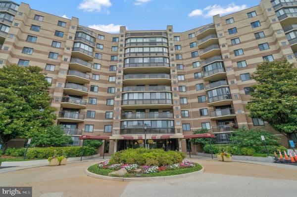 8340 GREENSBORO DR #310, Mclean, VA 22102