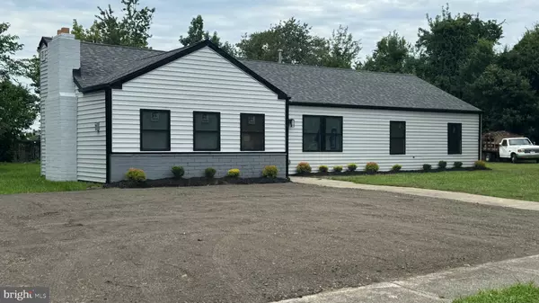 100 WISTERIA LN, Carneys Point, NJ 08069