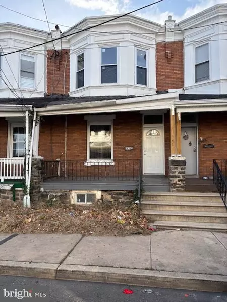 936 MAPLE TER, Darby, PA 19023