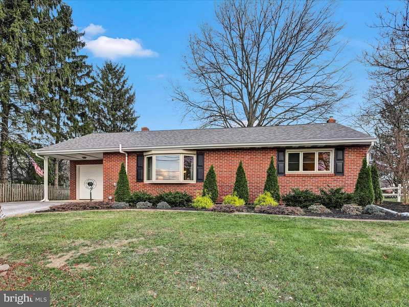 827 PINE HILL RD, Lititz, PA 17543