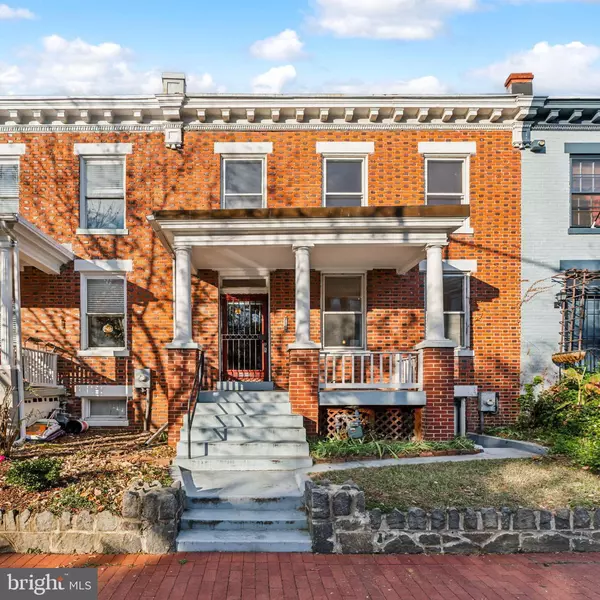 718 E E ST NE, Washington, DC 20002