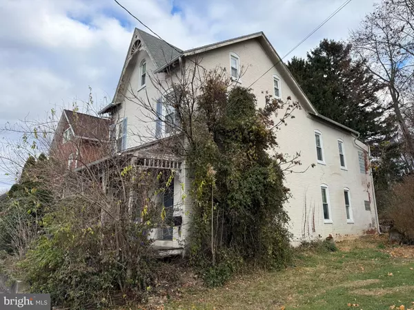 Reading, PA 19608,874 COLUMBIA AVE