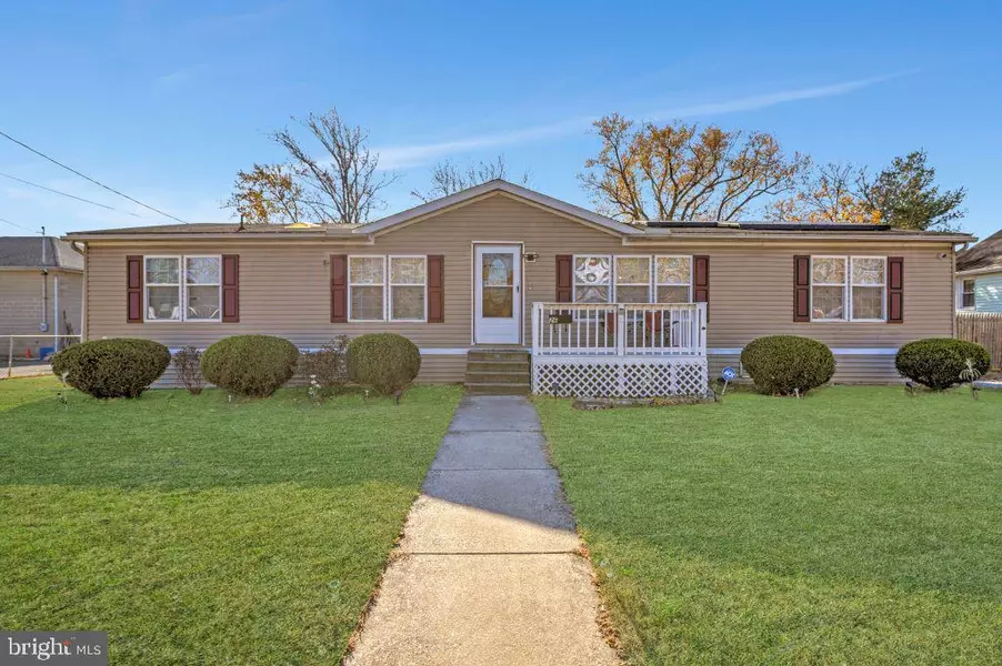 26 E GRIFFITH ST, Carneys Point, NJ 08069