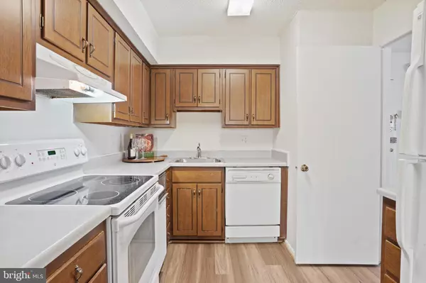 Alexandria, VA 22309,3803 LARAMIE PL #122 M