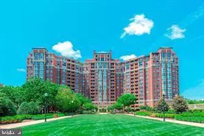 5809 NICHOLSON LN #504, Rockville, MD 20852