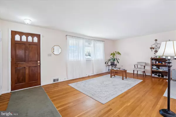 College Park, MD 20740,5904 CHESTNUT HILL RD