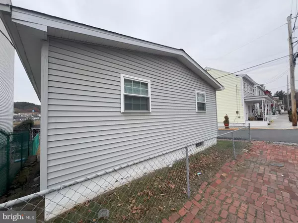 Minersville, PA 17954,5 WATER ST