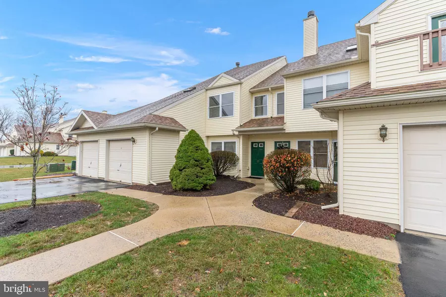 7327 SAUERKRAUT LN #B, Macungie, PA 18062