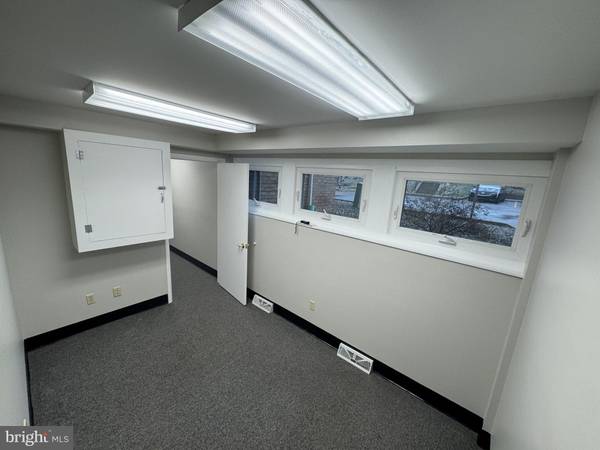 State College, PA 16801,233 EASTERLY PKWY #100B