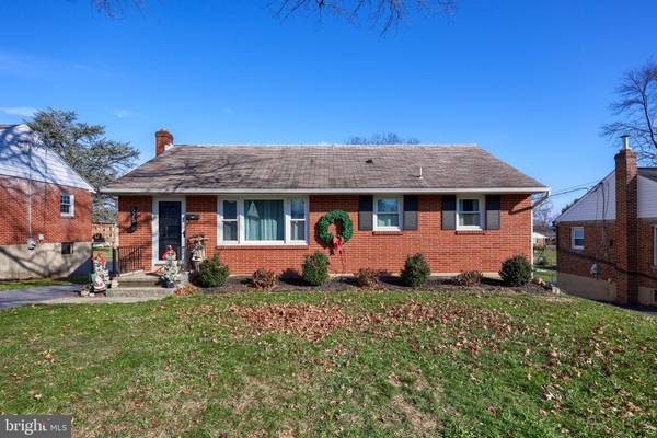 525 HIGHLAWN AVE, Elizabethtown, PA 17022