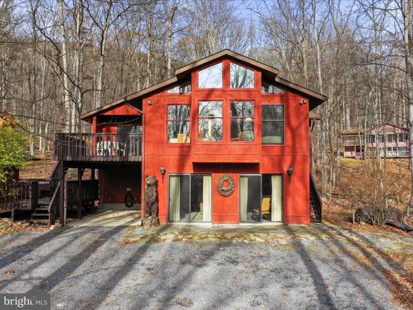 Berkeley Springs, WV 25411,197 DOGWOOD LN