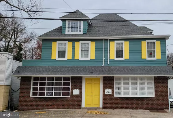 220 N CENTRE ST, Merchantville, NJ 08109