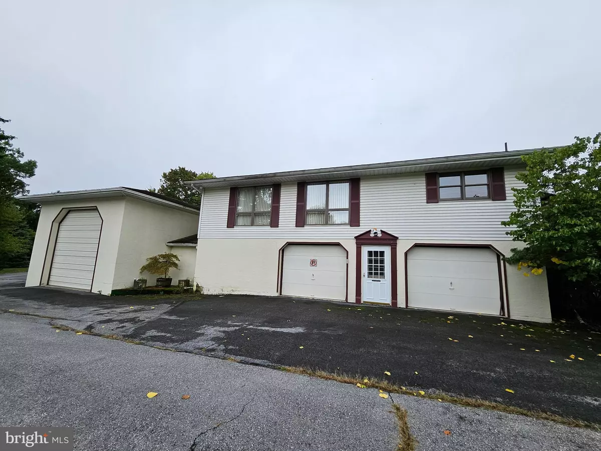 Tyrone, PA 16686,814 HIGHLAND DR