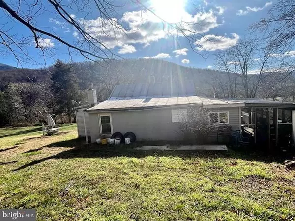 Stanley, VA 22851,318 S PINEY MOUNTAIN DR