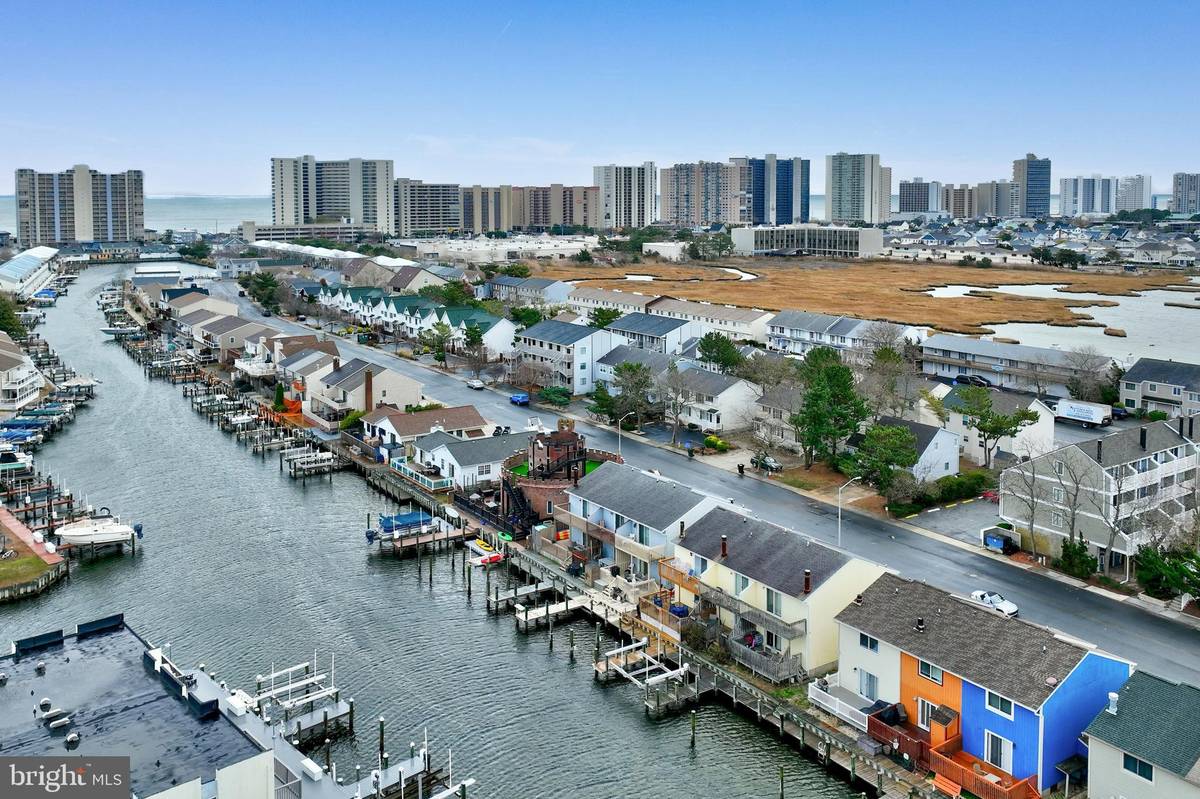 Ocean City, MD 21842,162-A CAPTAINS QUARTERS RD #A