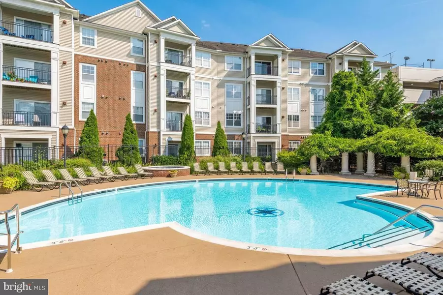 12937 CENTRE PARK CIR #201, Herndon, VA 20171