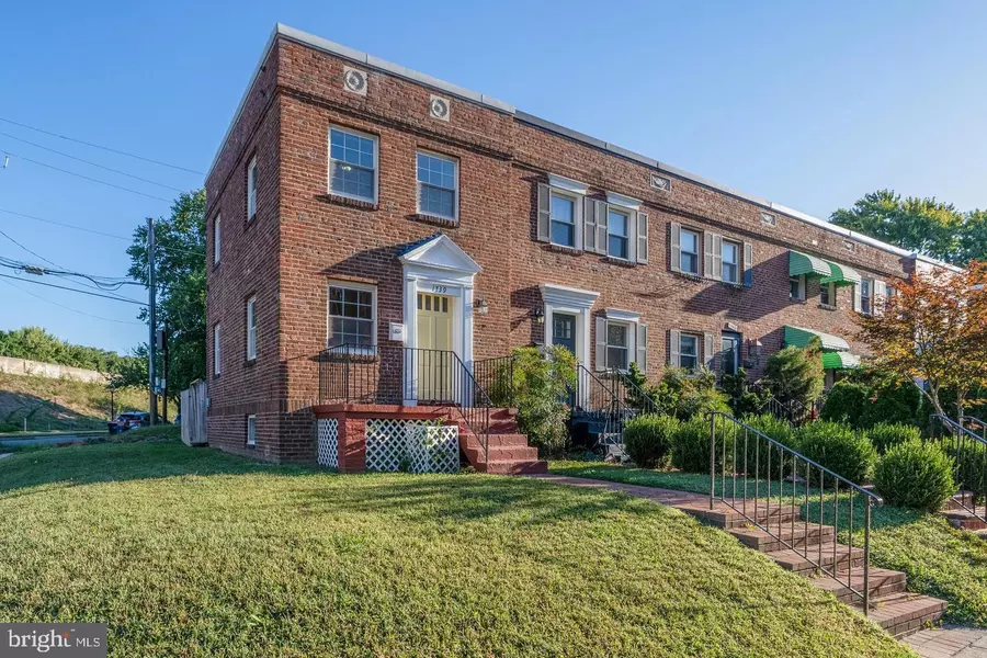 1739 CAMERON ST, Alexandria, VA 22314