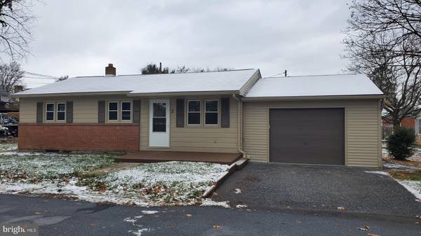 2 GARDEN CIR, Harrisburg, PA 17109