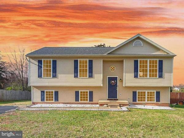 12006 FALCON RIDGE DR, Fredericksburg, VA 22407