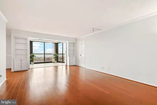 Alexandria, VA 22303,5903 MOUNT EAGLE DR #1418