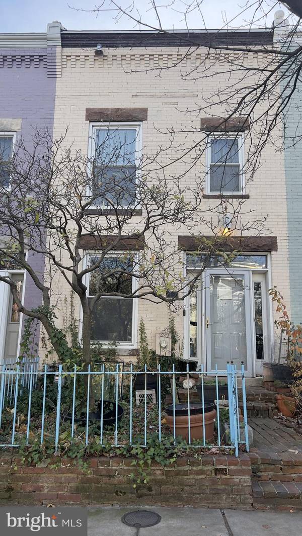 1213 D ST NE, Washington, DC 20002